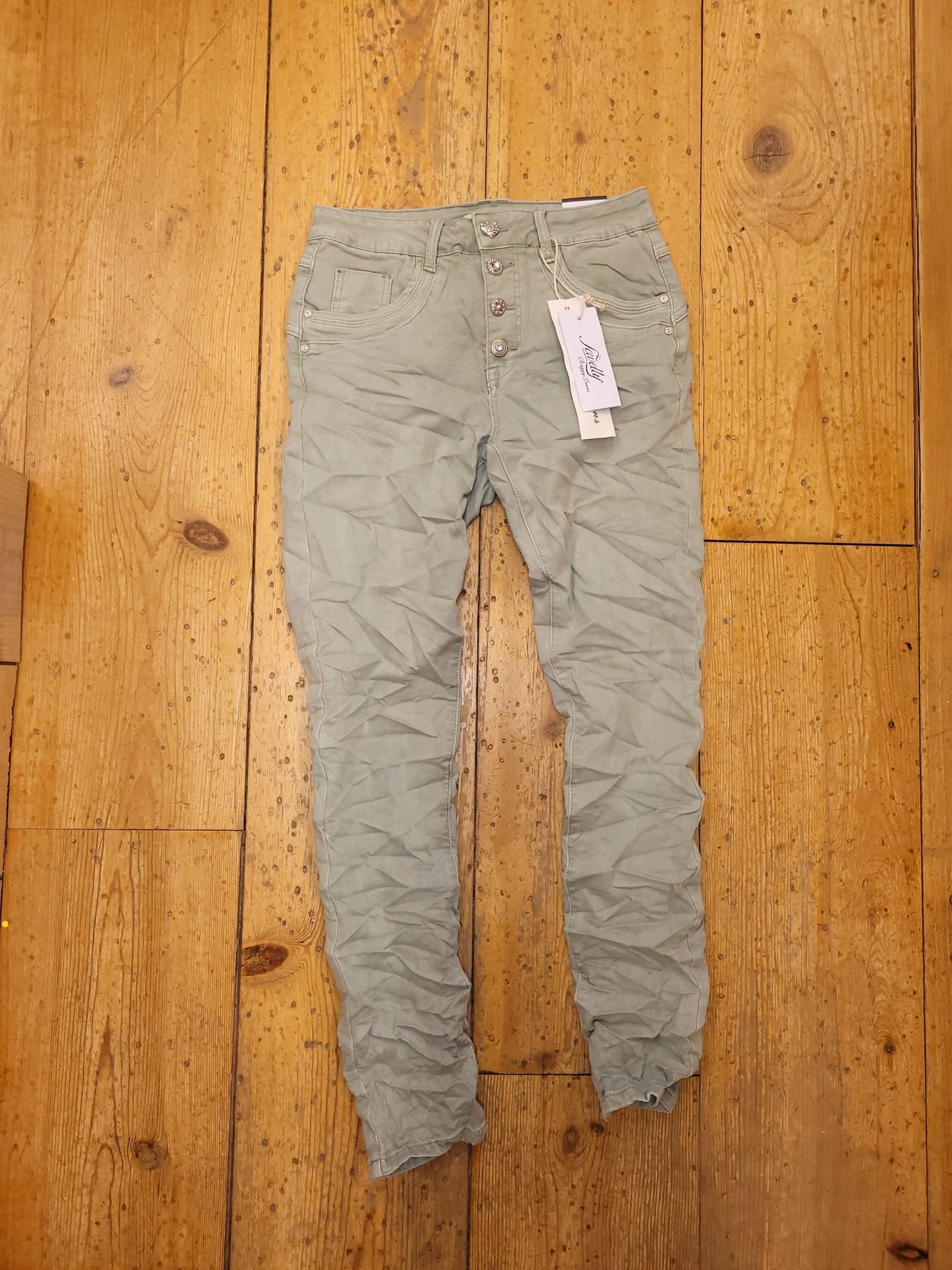 Jewelly Jeans - Twill Light Green met sierknopen