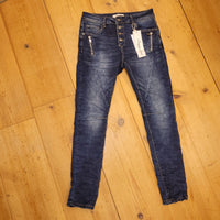Jewelly Jeans - Dark Used met ritsjes en sierknopen