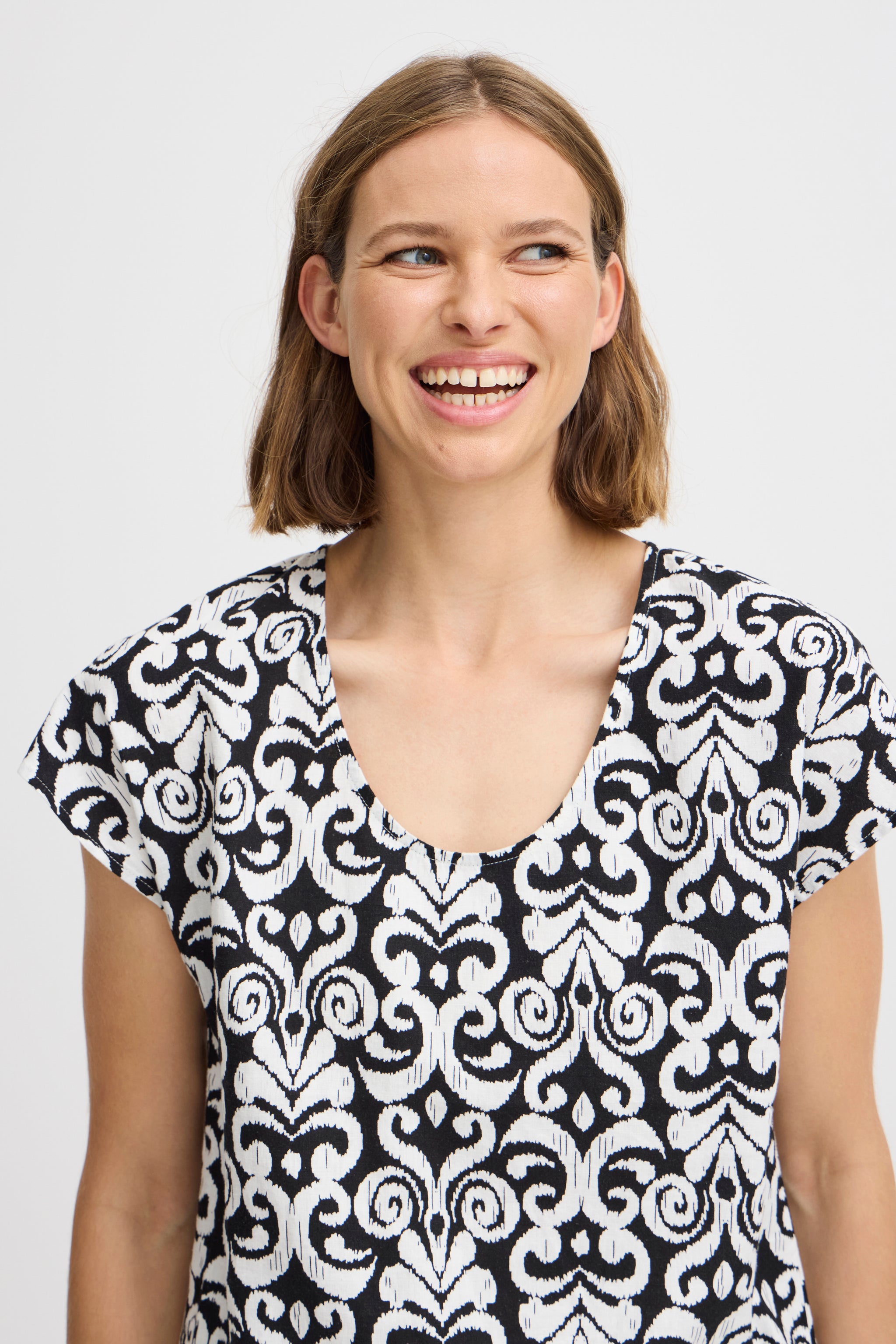 B.young - Top Falakka - Ethnic Black Mix