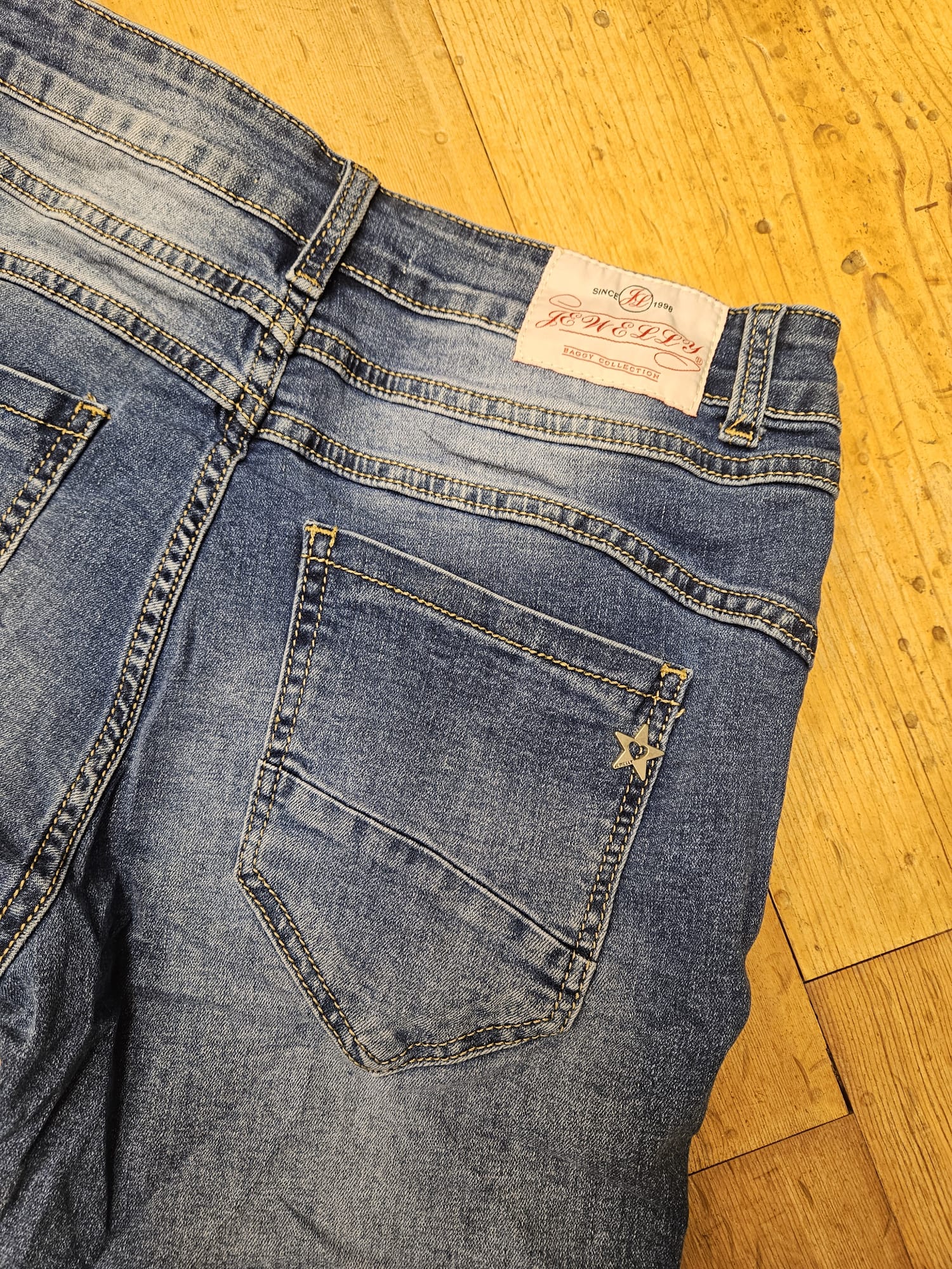 Jewelly Jeans - Stone