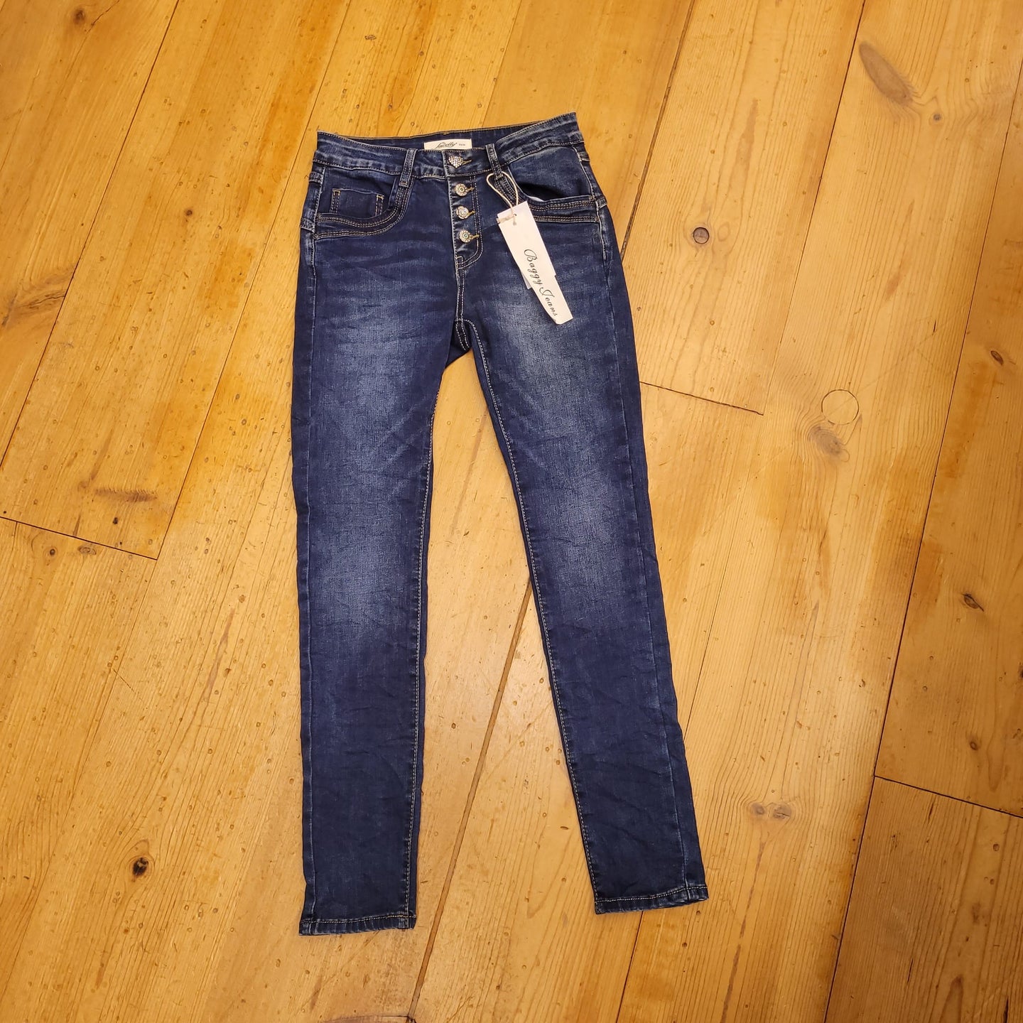 Jewelly Jeans - Dark Stone met sierknopen