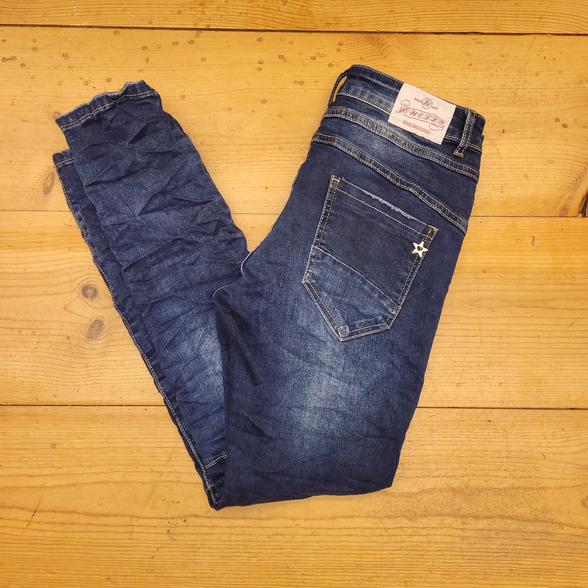 Jewelly Jeans - Dark Used met ritsjes en sierknopen